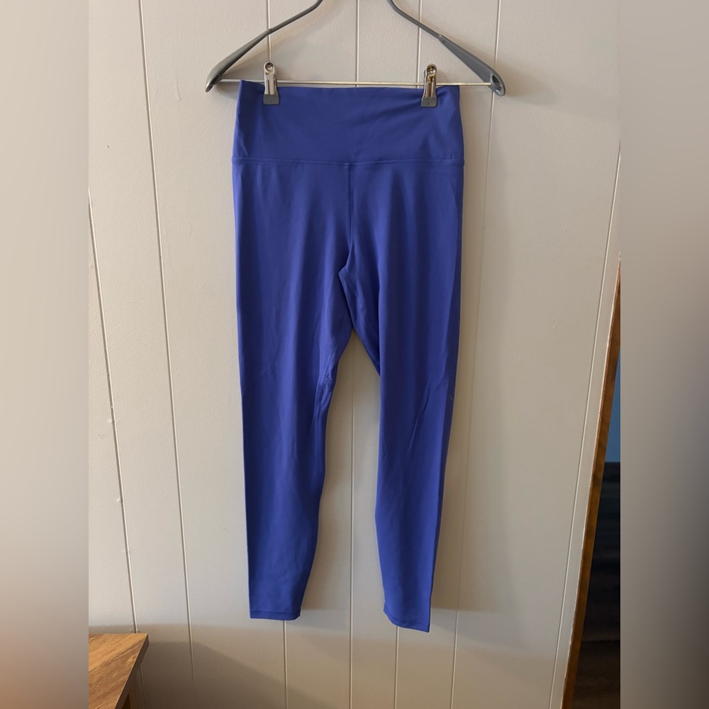 AVIA Women’s Small 4/6 Purple Blue Leggings Ankle Length EUC workout gym yoga